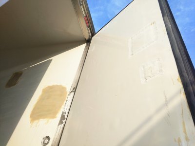 冷藏車的價(jià)格有區(qū)別，原來是在材料上動(dòng)了手腳